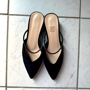 Pointed Toe Mule Flats